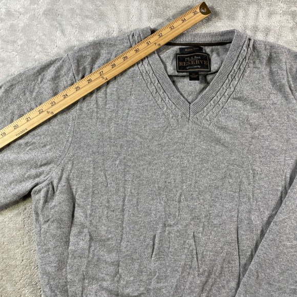 Jos A Bank Reserve Sweater Mens XL Gray V Neck Italian Yarn Italy Holiday Preppy - Picture 6 of 11